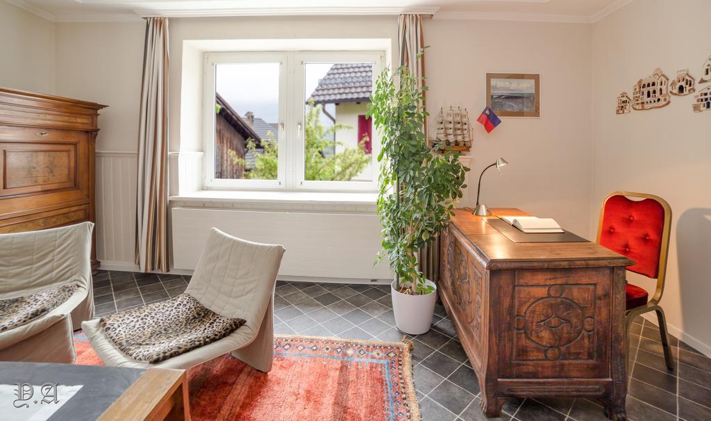 Ferienwohnung Fuer Zwei Personen Mit Kueche Triesen Exterior photo